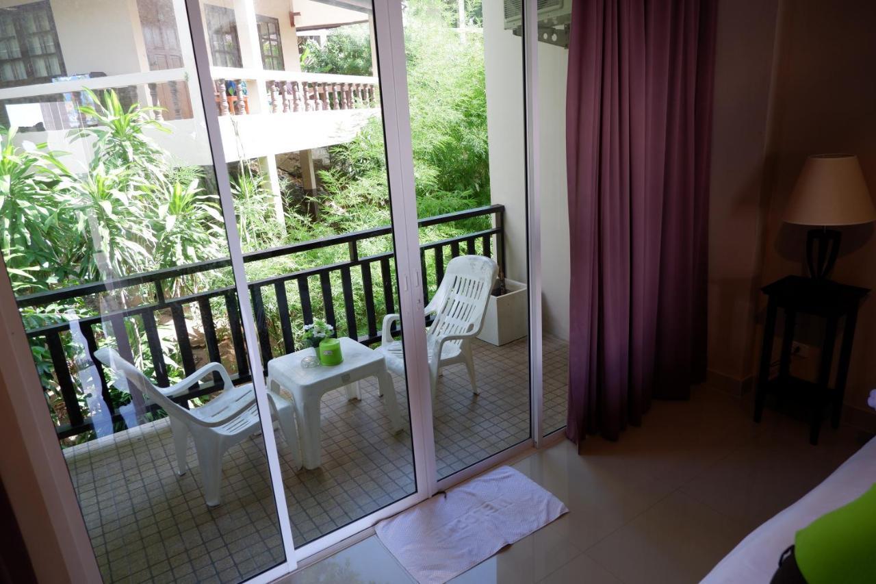 Kata Beachwalk Hotel And Bungalows Eksteriør billede