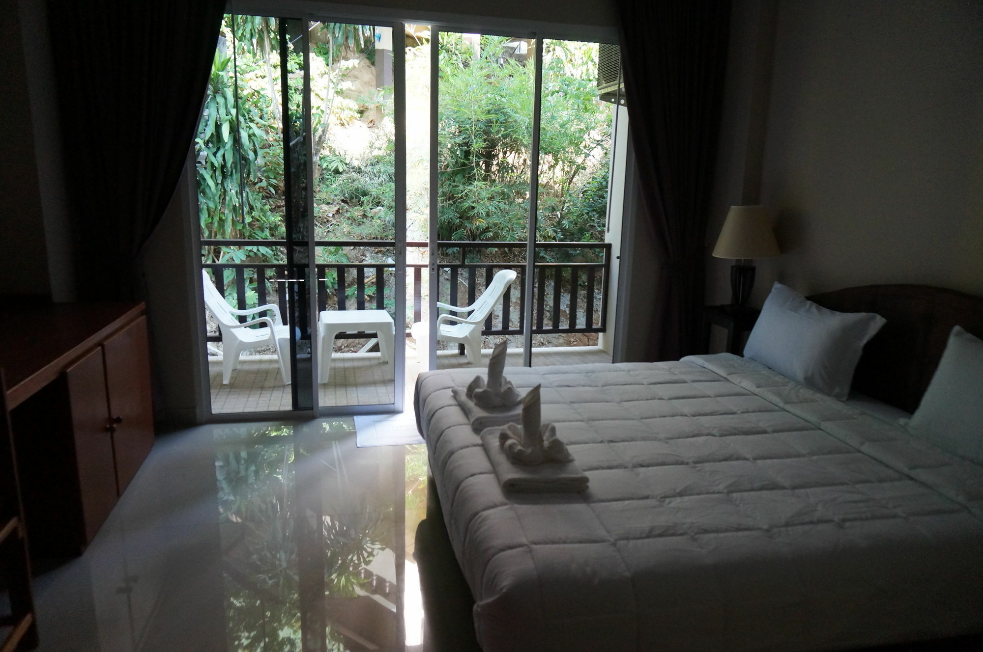 Kata Beachwalk Hotel And Bungalows Eksteriør billede