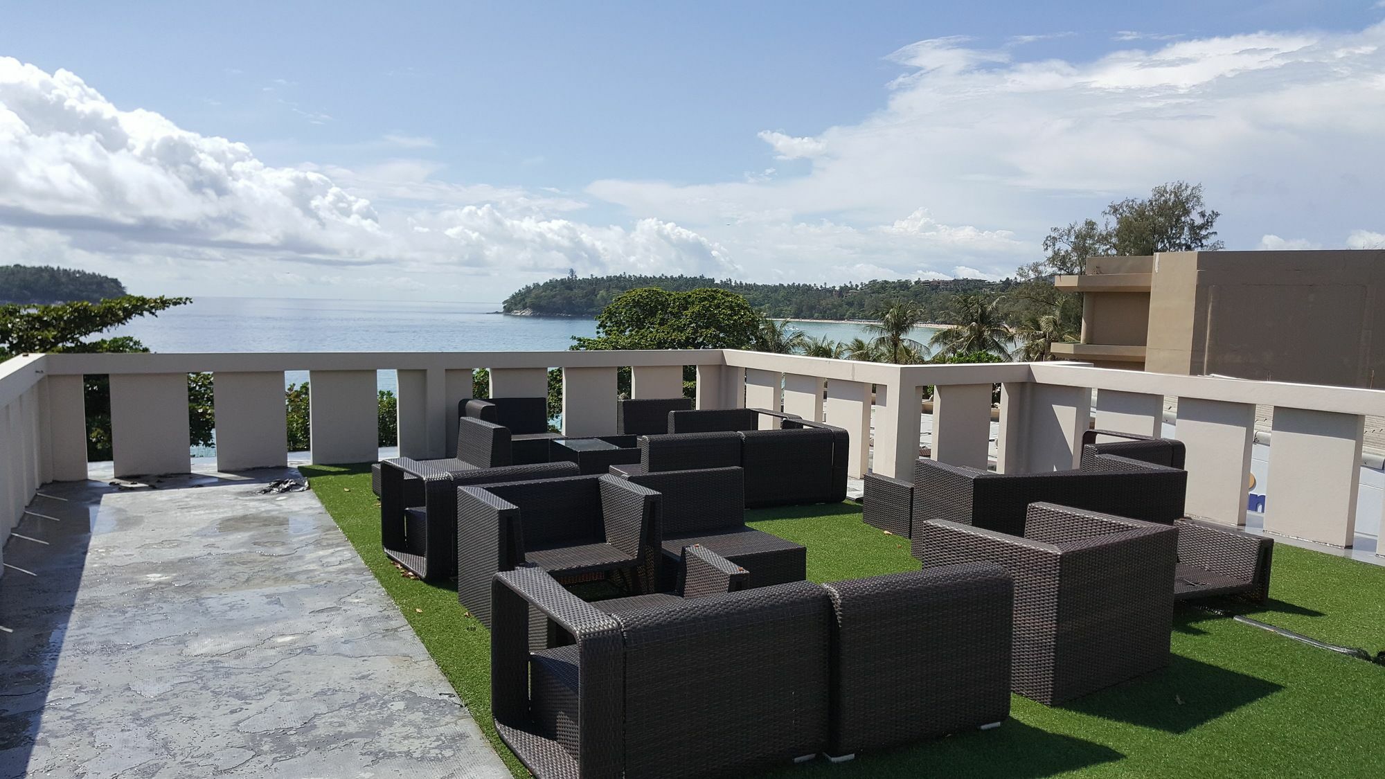 Kata Beachwalk Hotel And Bungalows Eksteriør billede