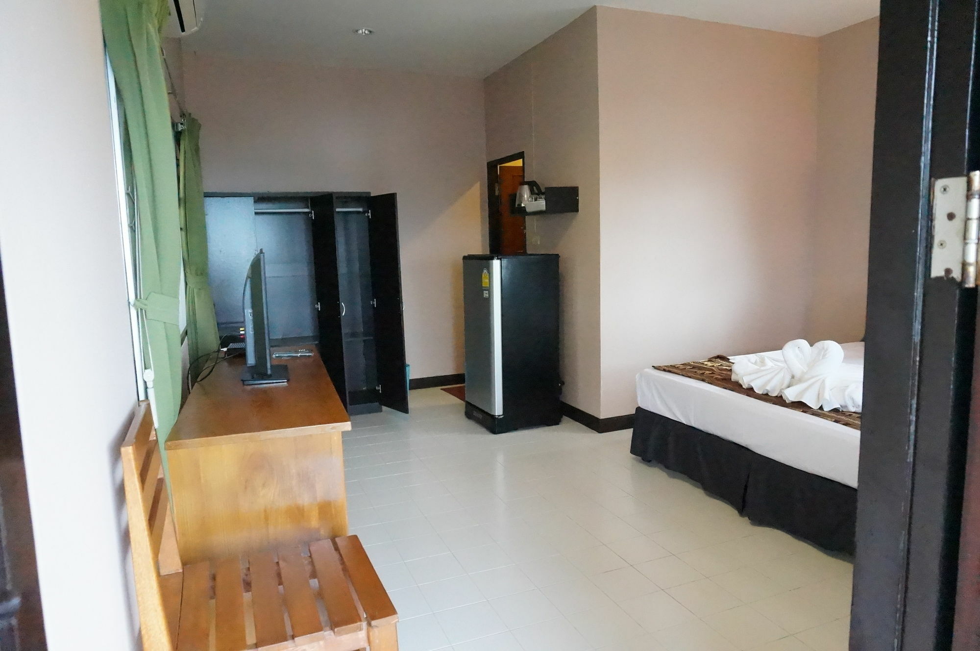 Kata Beachwalk Hotel And Bungalows Eksteriør billede