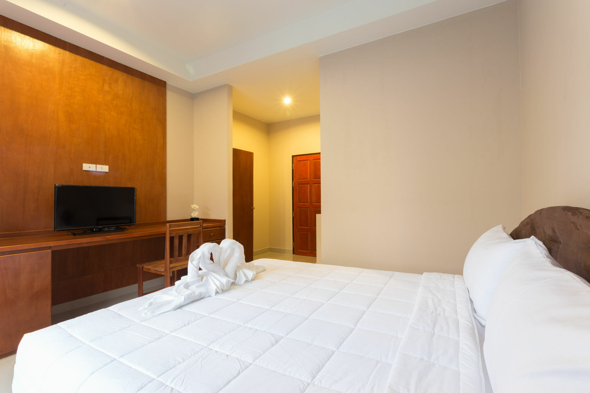 Kata Beachwalk Hotel And Bungalows Eksteriør billede
