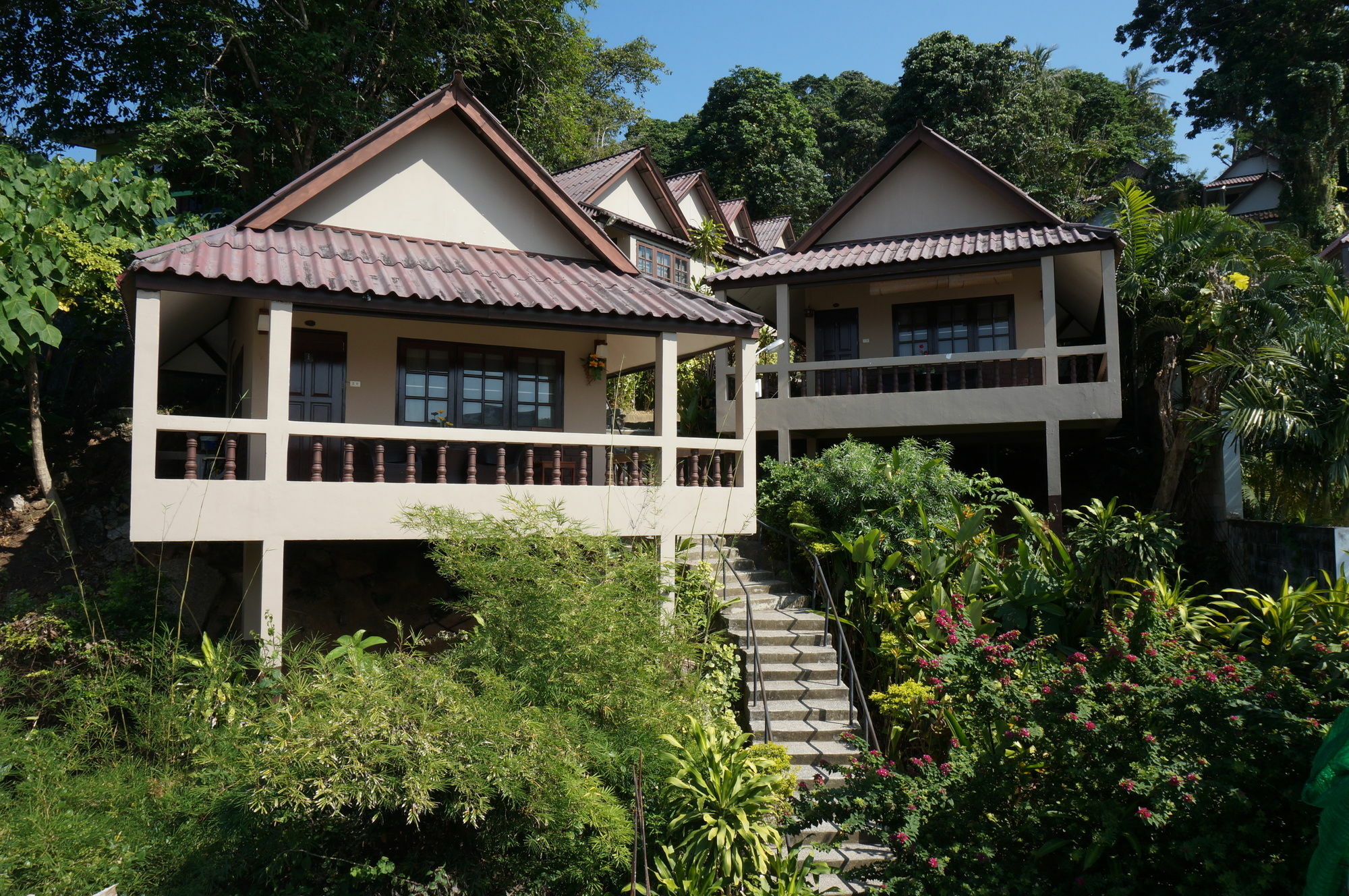 Kata Beachwalk Hotel And Bungalows Eksteriør billede